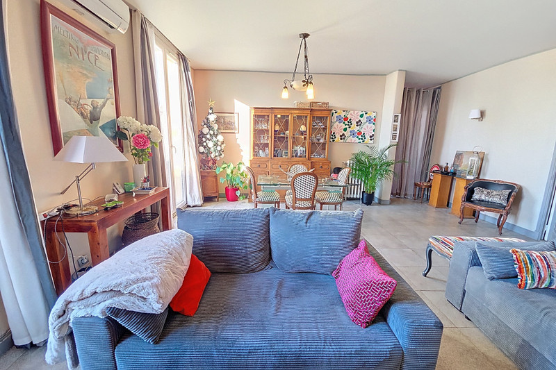 French property for sale in Nice, Alpes-Maritimes - €649,000 - photo 2