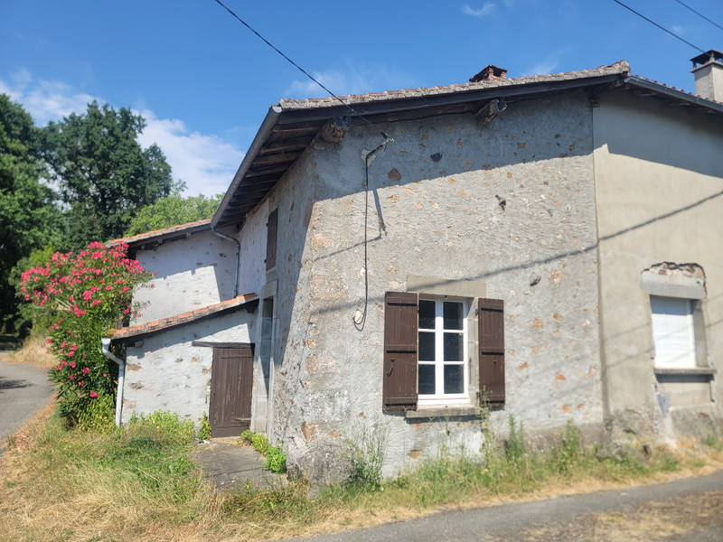 French property for sale in Chabrac, Charente - €21,600 - photo 1