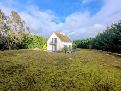 French property for sale in Maulette, Yvelines - €424,000 - photo 1