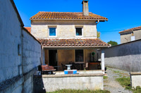 houses and homes for sale inMonsCharente-Maritime Poitou_Charentes