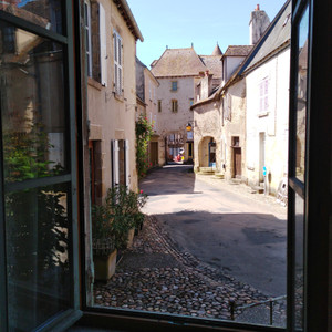 Maison à vendre à Saint-Benoît-du-Sault, Indre, Centre, avec Leggett Immobilier