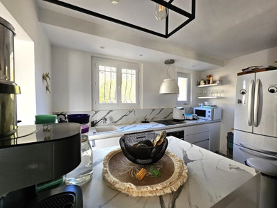 French property for sale in Fréjus, Var - €749,000 - photo 8