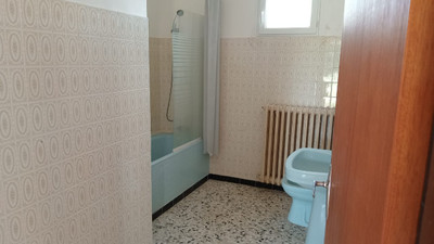French property for sale in Gargas, Vaucluse - €398,000 - photo 9
