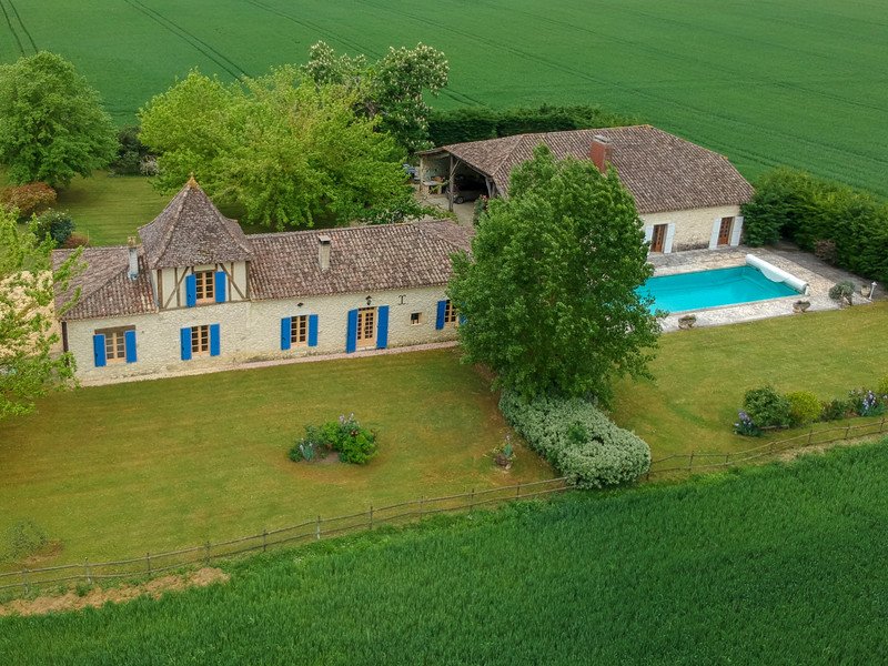 House for sale in Villeréal Lot et Garonne A prestigious stone