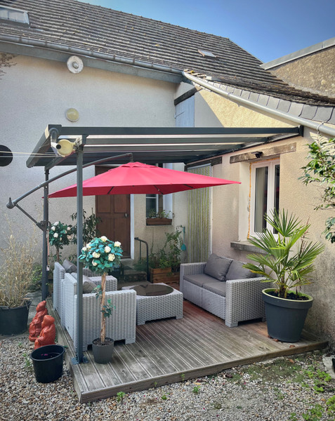 French property for sale in Noyant-Villages, Maine-et-Loire - €129,995 - photo 1