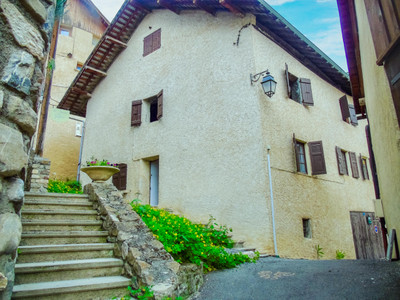 Maison à vendre à Risoul, Hautes-Alpes, PACA, avec Leggett Immobilier