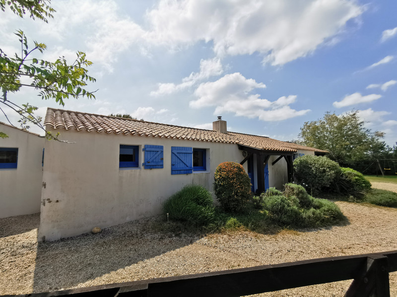 French property for sale in Saint-Jean-de-Monts, Vendée - €459,510 - photo 2