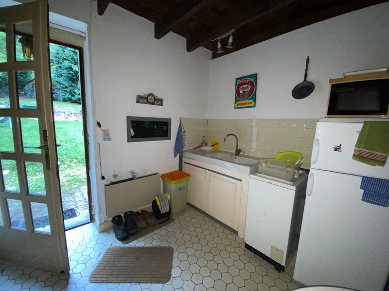 French property for sale in Rilhac-Treignac, Corrèze - €167,400 - photo 2