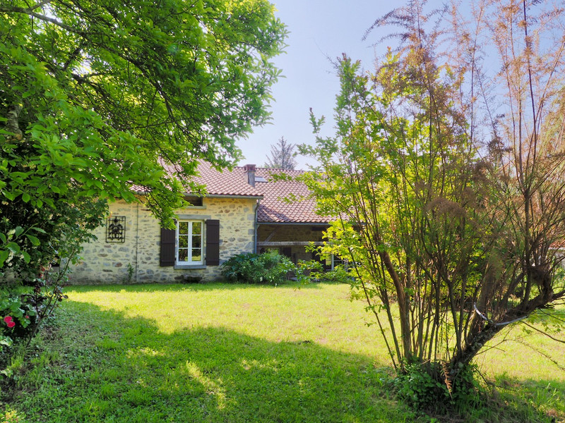 Maison à vendre à Pensol, Haute-Vienne - 279 500 € - photo 1 Maison à vendre à Pensol, Haute-Vienne - 279 500 € - photo 1
