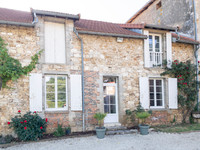 Propriété à vendre à Chasseneuil-sur-Bonnieure, Charente - 327 000 € - photo n°1