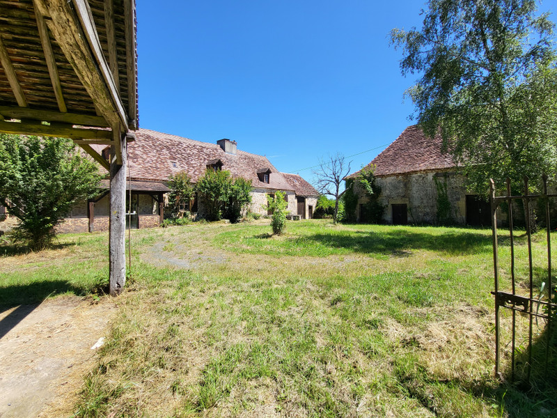 Maison à vendre à Génis, Dordogne - 373 000 € - photo 1