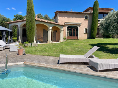 Luberon: Beautiful provençal hideaway with two houses, two pools, large terrain amidst beautiful landscape. 