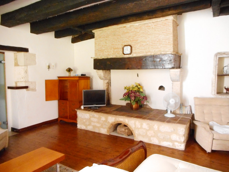 French property for sale in Thénac, Dordogne - &#8364;477,000 - photo 5