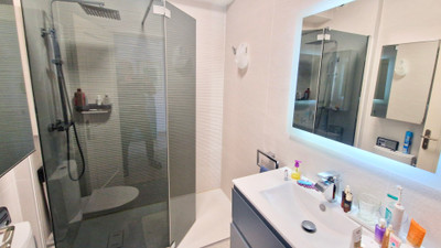 French property for sale in Cannes, Alpes-Maritimes - €695,000 - photo 4