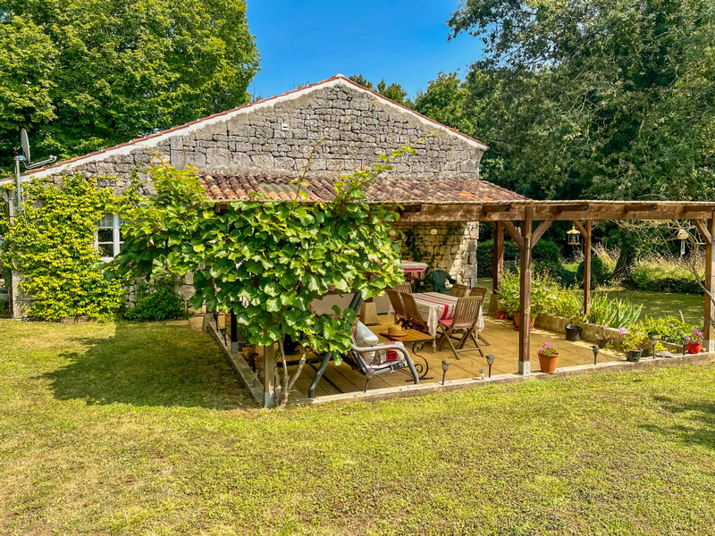 French property for sale in Grandjean, Charente-Maritime - €180,000 - photo 5