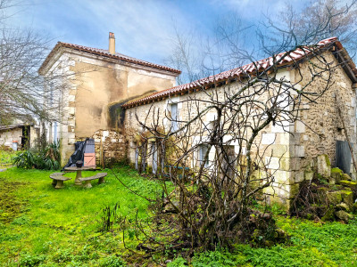 Maison à vendre à La Rochebeaucourt-et-Argentine, Dordogne, Aquitaine, avec Leggett Immobilier