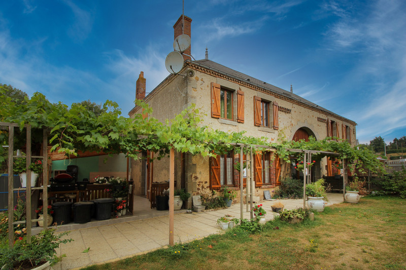 Maison à vendre à Argentonnay, Deux-Sèvres - 267 500 € - photo 1