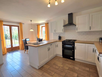 French property for sale in Montrollet, Charente - €275,000 - photo 6