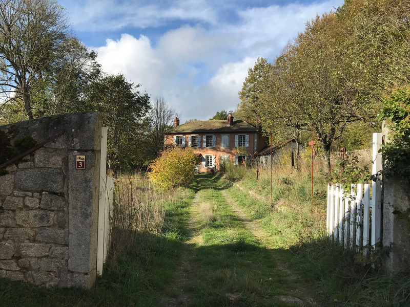 French property for sale in Auzances, Creuse - €119,900 - photo 1