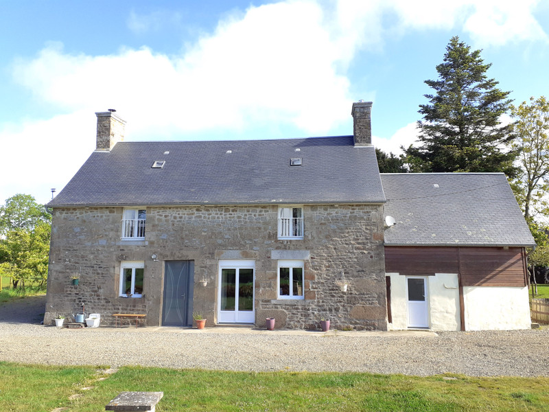 Maison à vendre à Saint-Hilaire-du-Harcouët, Manche - 199.500 € - photo 1