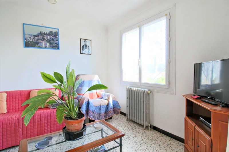 French property for sale in Bonnieux, Vaucluse - €375,000 - photo 3
