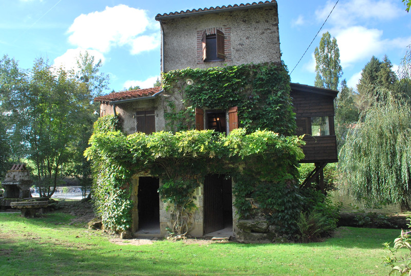French property for sale in Lathus-Saint-Rémy, Vienne - photo 2