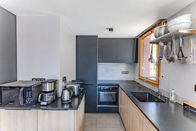 French property for sale in Les Deux Alpes, Isère - €657,000 - photo 2