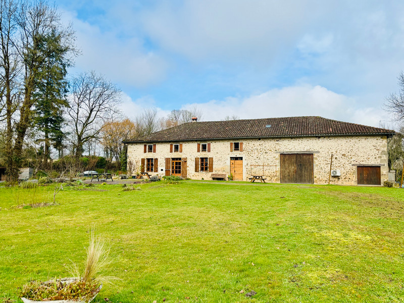 French property for sale in Saint-Quentin-sur-Charente, Charente - €497,500 - photo 0