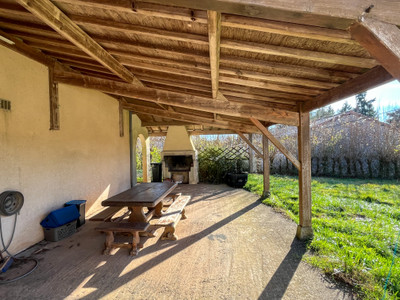 French property for sale in Ruffec, Charente - €160,500 - photo 4