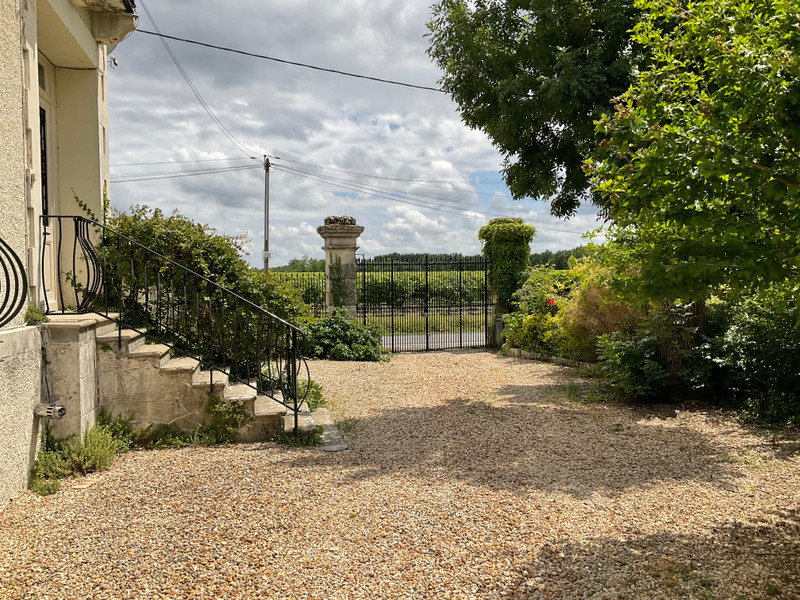 French property for sale in Jarnac, Charente - &#8364;395,380 - photo 10