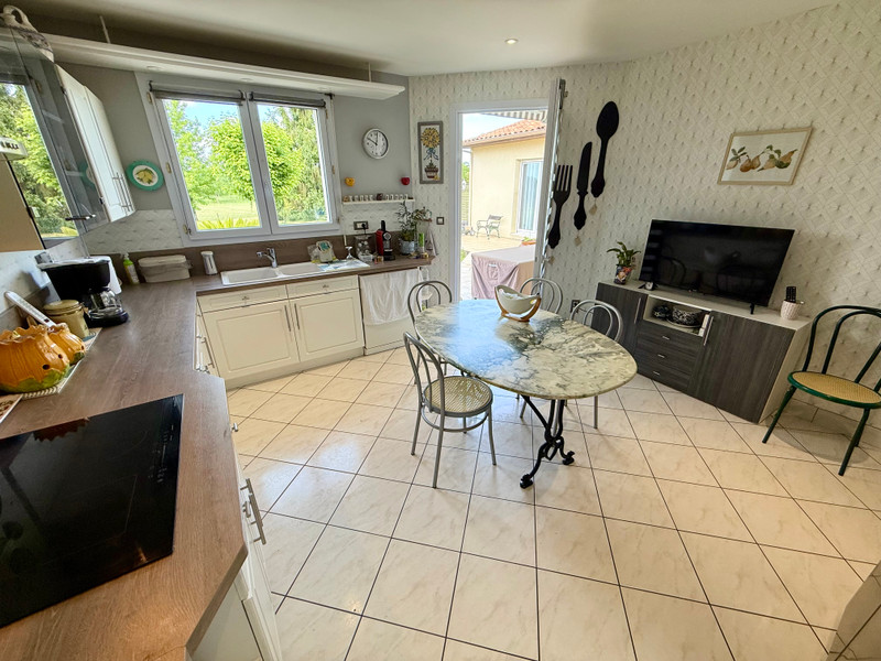 French property for sale in Brie-sous-Chalais, Charente - €246,100 - photo 5