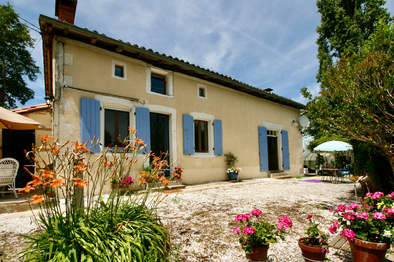 French property for sale in Montembœuf, Charente - €240,000 - photo 10