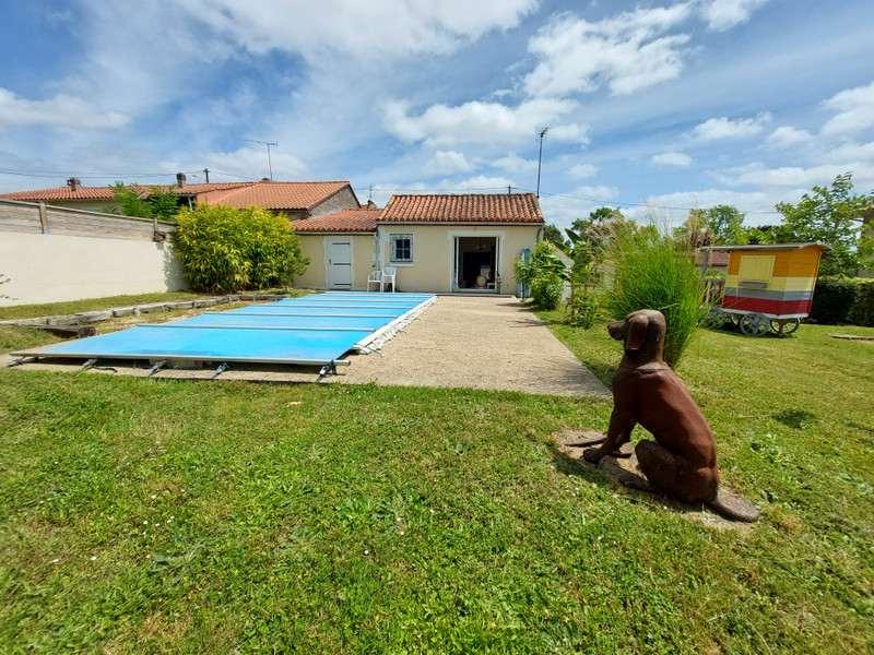 French property for sale in Soyaux, Charente - €232,000 - photo 2