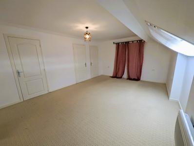 French property for sale in Longué-Jumelles, Maine-et-Loire - €158,000 - photo 3