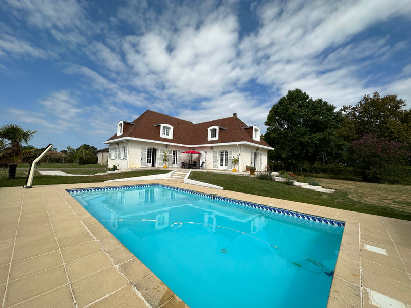 French property for sale in Aire-sur-l'Adour, Landes - €399,000 - photo 0