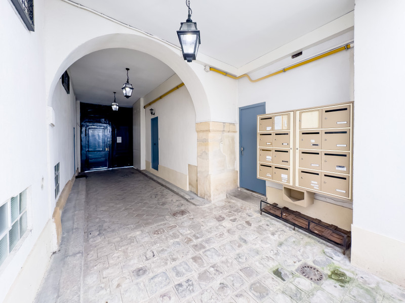 French property for sale in Paris 3e Arrondissement, Paris - €600,000 - photo 6