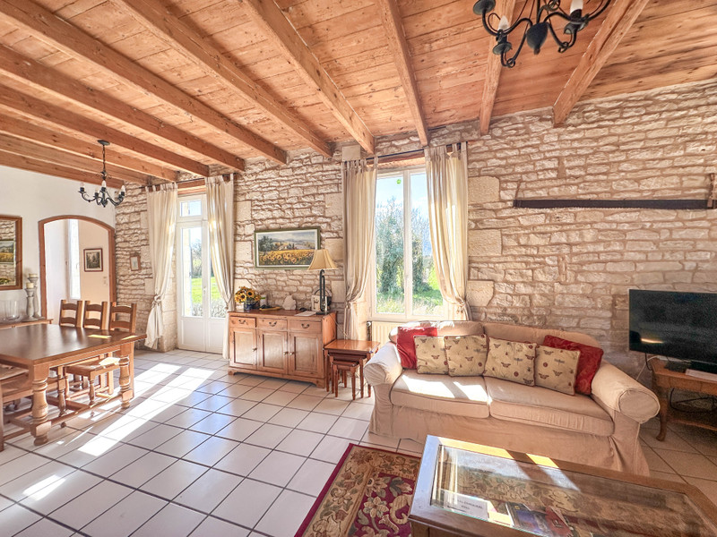 French property for sale in Matha, Charente-Maritime - €399,950 - photo 5