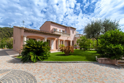 Maison à vendre à Villefranche-sur-Mer, Alpes-Maritimes, PACA, avec Leggett Immobilier