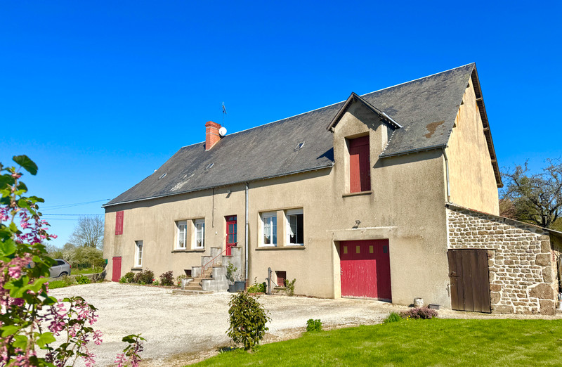 Maison à vendre à Lignières-Orgères, Mayenne - 148.360 € - photo 1