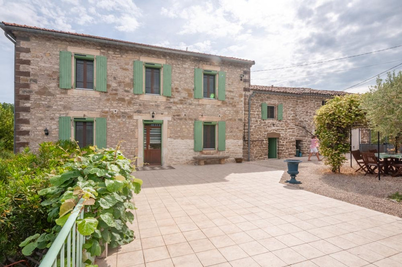 House for sale in Mons Gard Magnificent stone built Mas of 225m2