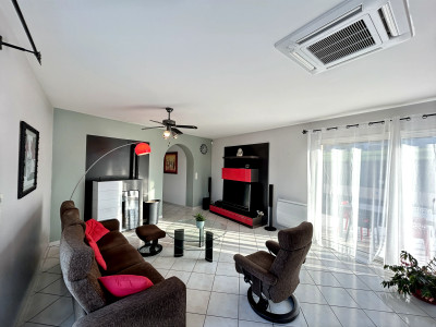 French property for sale in Mervent, Vendée - €414,000 - photo 4