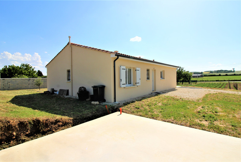 French property for sale in Charmé, Charente - &#8364;187,920 - photo 5