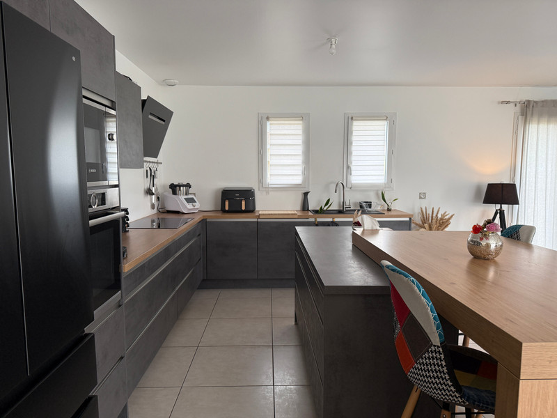 French property for sale in Pugnac, Gironde - €260,000 - photo 3