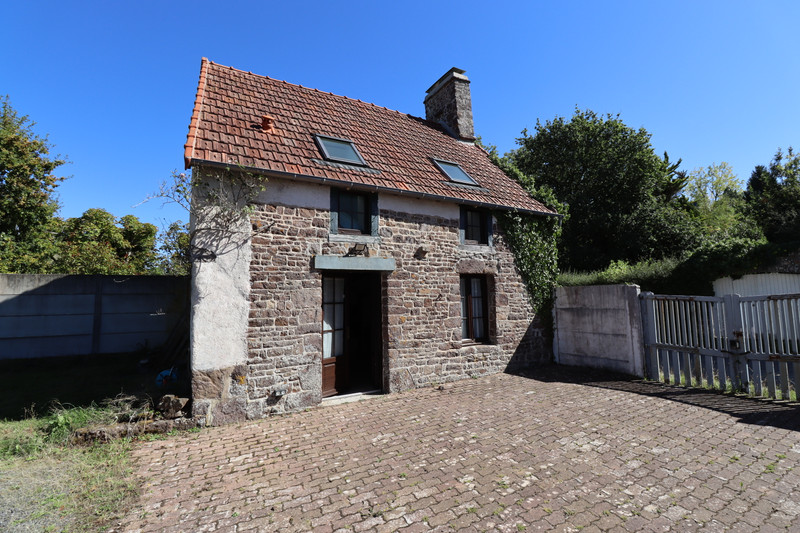 French property for sale in Saint-Aubin-des-Préaux, Manche - €349,800 - photo 5