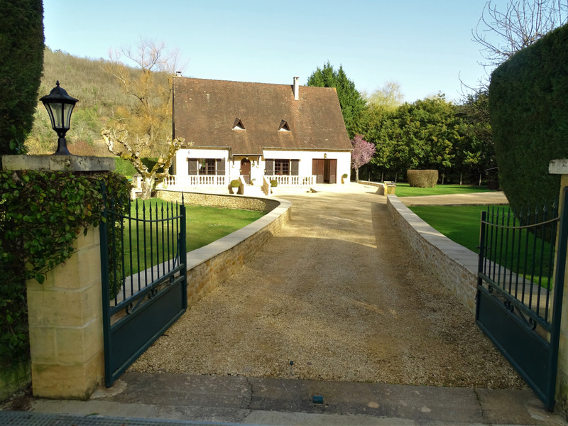 French property for sale in Montignac, Dordogne - &#8364;369,000 - photo 10