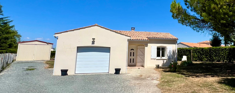 Maison à vendre à Chermignac, Charente-Maritime - 273.405 € - photo 1