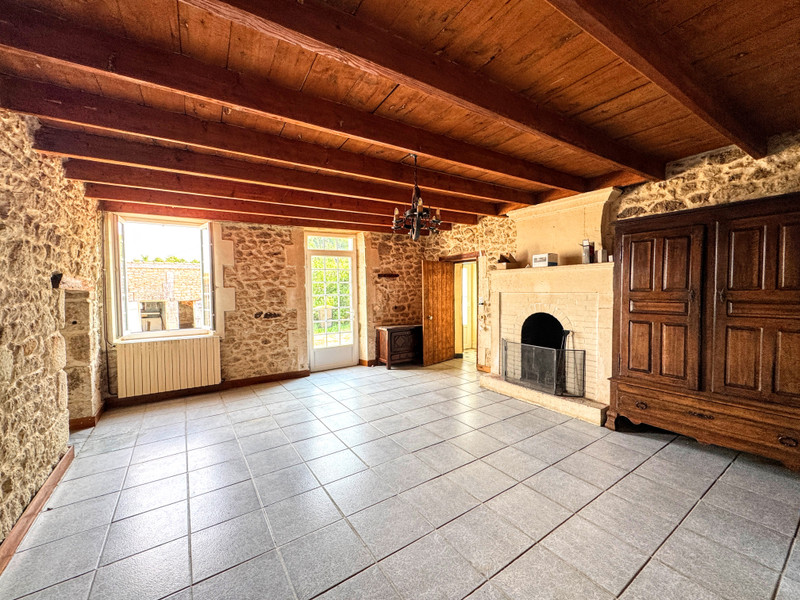 French property for sale in Pérignac, Charente - €214,000 - photo 3