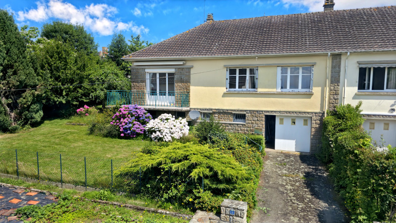 Propriété à vendre à Domfront en Poiraie, Orne - 109 890 €
