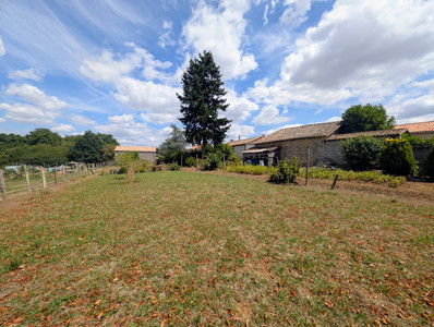 French property for sale in Saint-Coutant, Deux-Sèvres - €69,000 - photo 1