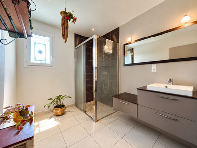 French property for sale in Saint-Sulpice-de-Faleyrens, Gironde - €325,000 - photo 4